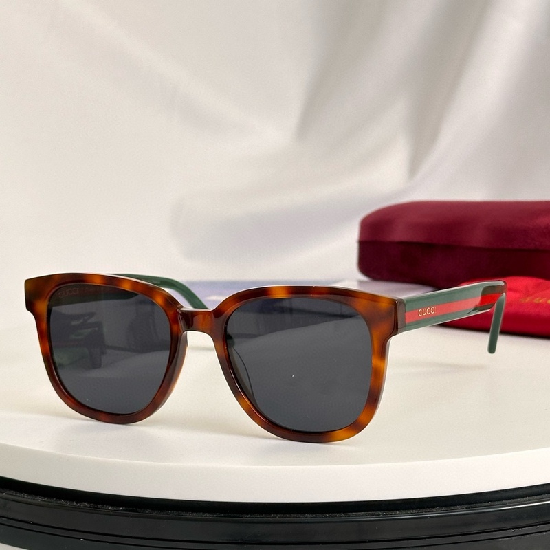 Gucci Sunglasses 277